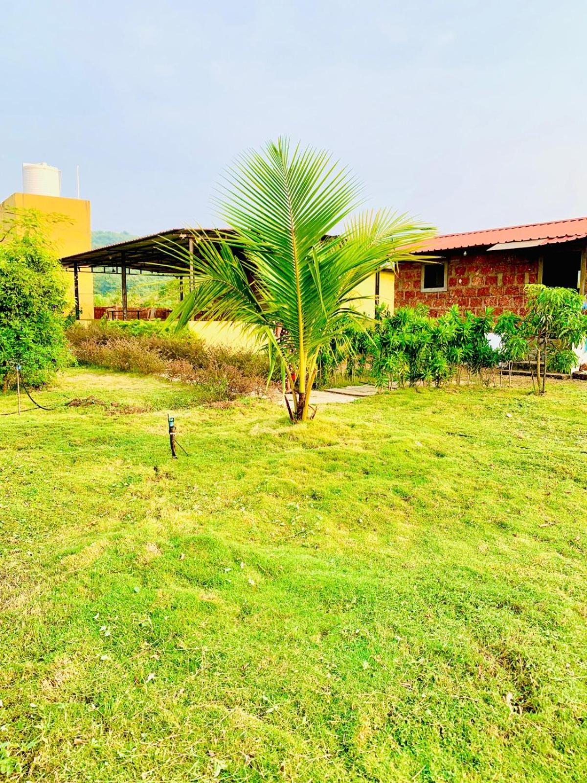 The Lighthouse Beach Resort Dāpoli Εξωτερικό φωτογραφία